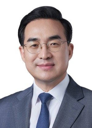 박홍근